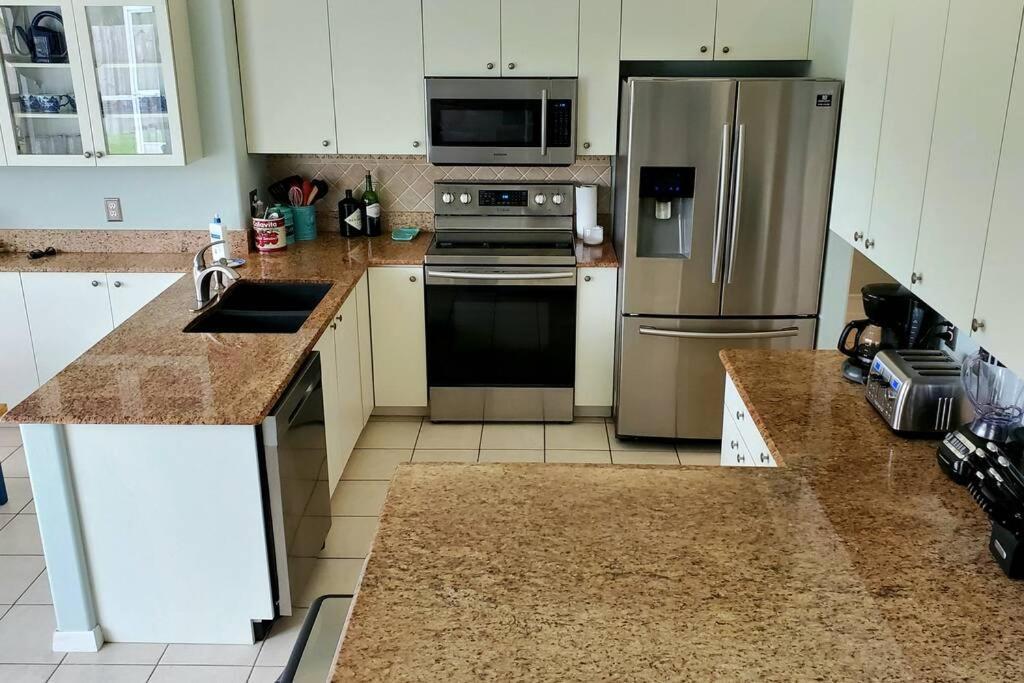 Our Beautiful Florida Vacation Home With Heated Pool Port St. Lucie Exterior photo