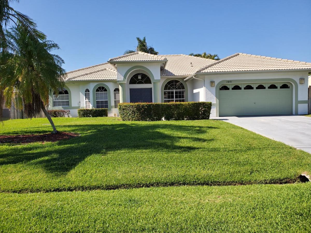 Our Beautiful Florida Vacation Home With Heated Pool Port St. Lucie Exterior photo