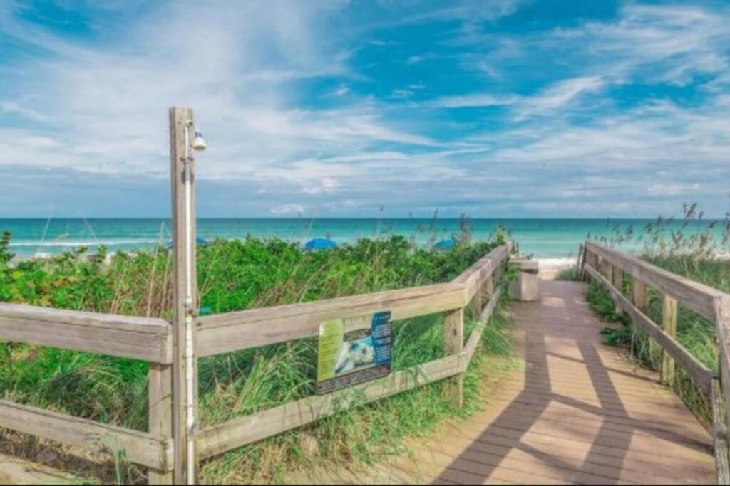 Our Beautiful Florida Vacation Home With Heated Pool Port St. Lucie Exterior photo